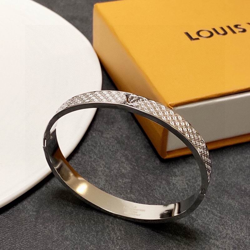 LV Bracelet 03lyr615 (3)